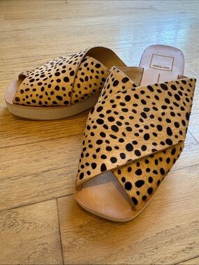 Dolce Vita Leopard-Print Crossover Slide Mules in Tan and Black, size 8